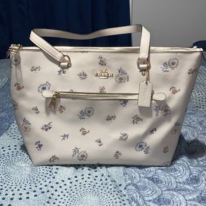 Coach Gallery Tote Wildflower Handbag